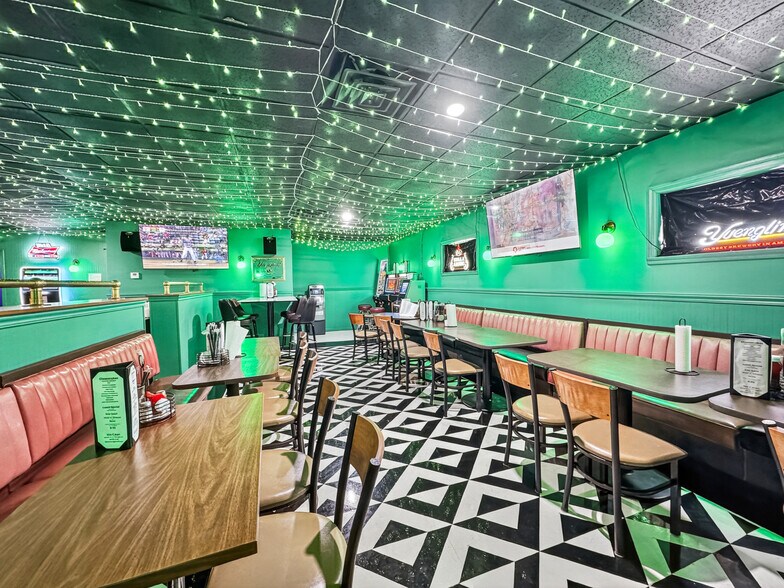 More Photos Of 2206 7th Ave, Altoona Restaurant For Sale