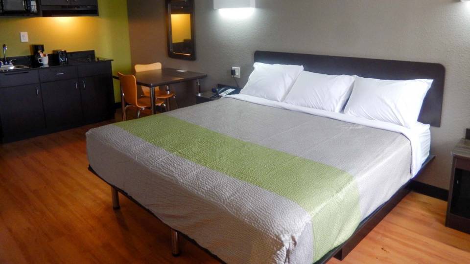 More Photos Of 6 N Sam Houston Pky E, Houston Hotel For Sale