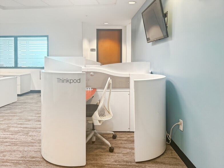 More Photos Of 1800 Pembrook Dr, Orlando Coworking Space