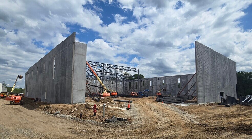 More Photos Of 3 Century Dr, Parsippany Warehouse For Lease