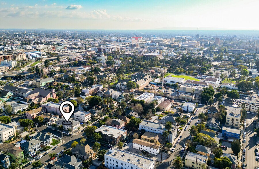 More Photos Of 2100 Bonsallo Ave, Los Angeles Apartments For Sale