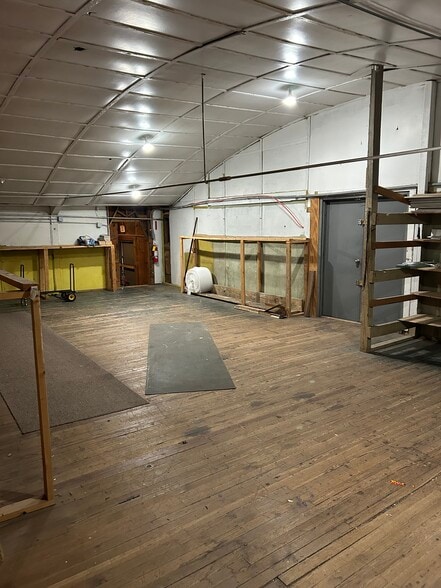 More Photos Of 920 S Chapman St, Greensboro Storefront For Lease