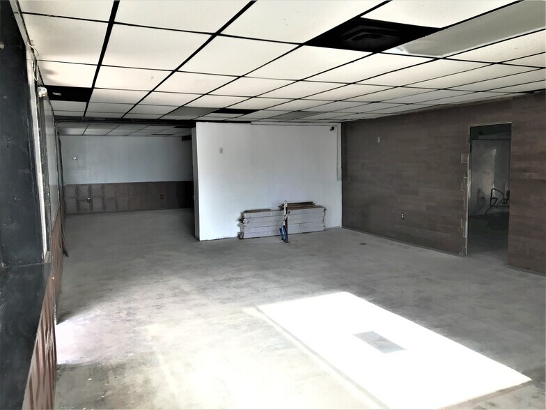 More Photos Of 412 FM 718, Newark Restaurant For Lease