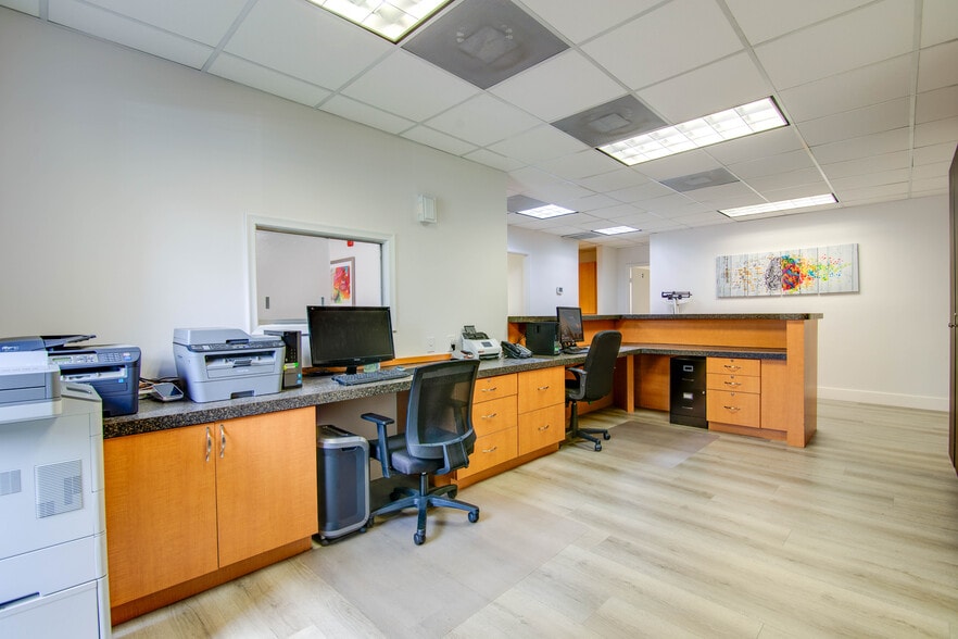 More Photos Of 7000 SW 97th Ave, Miami Office For Sale
