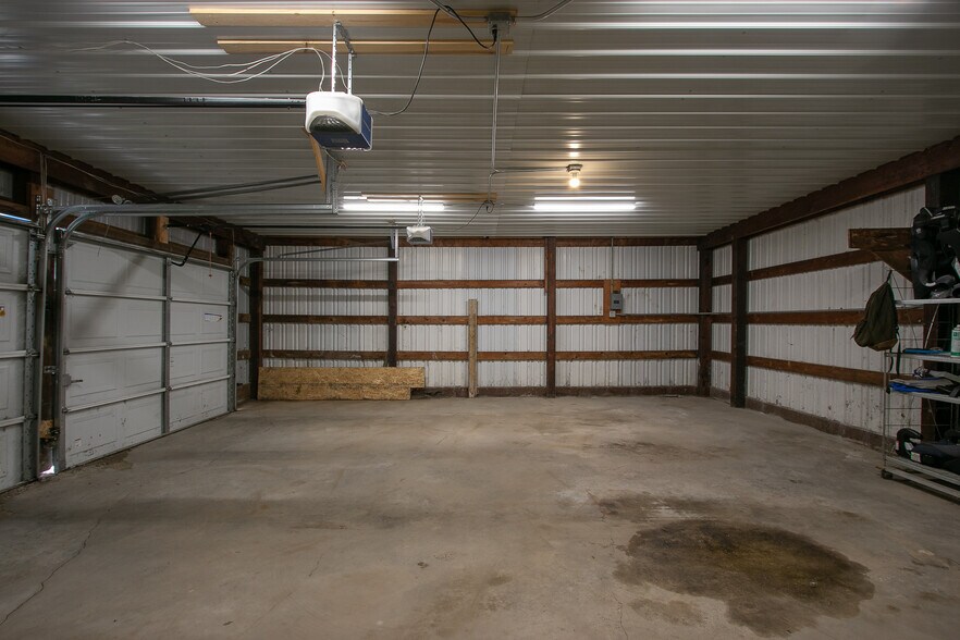 More Photos Of XXX Elmhurst Ave, Braham Flex For Sale
