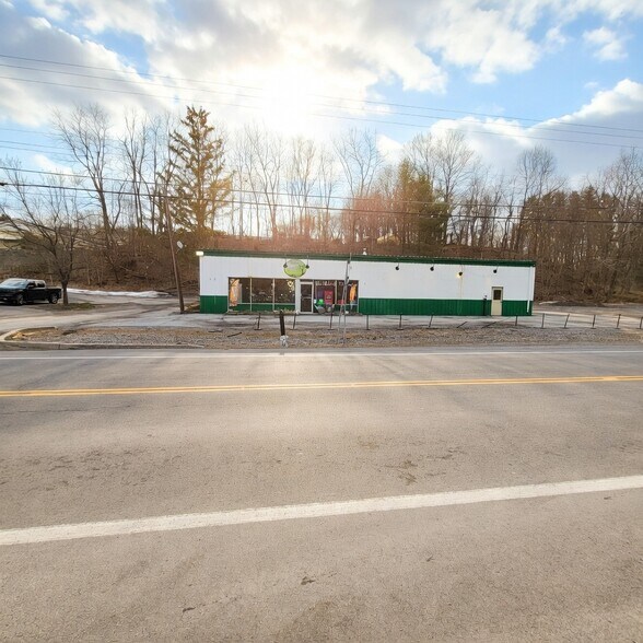 More Photos Of 609 Route 208, Gardiner General Retail For Sale