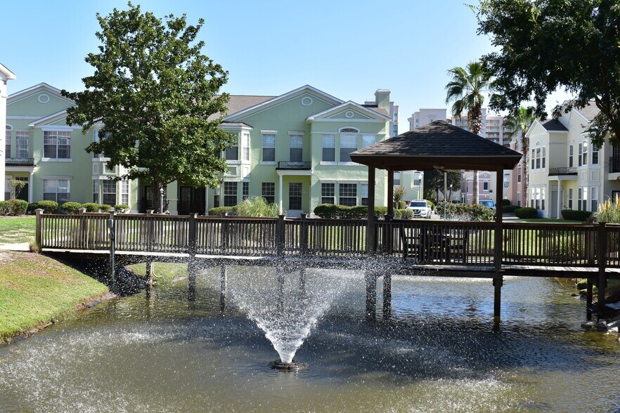 More Photos Of 2252 Beach Dr, Gulfport Office Residential For Lease