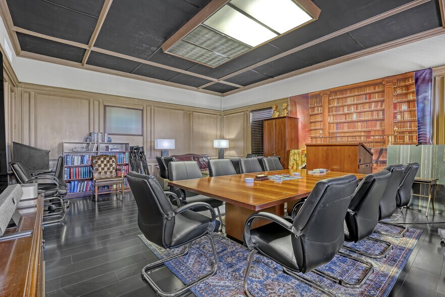 More Photos Of 2701 W Okeechobee Blvd, West Palm Beach Office For Sale