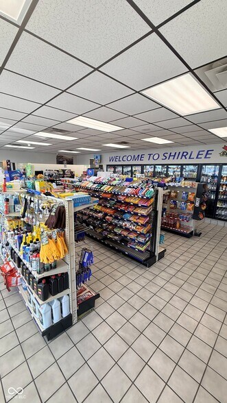 More Photos Of 606 Shirlee St, Vincennes Service Station For Sale