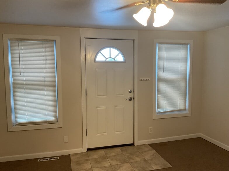 More Photos Of 10433 N Holly Rd, Holly Self Storage For Lease