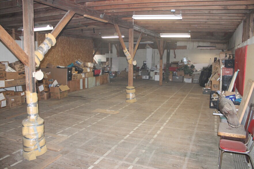 More Photos Of 10543 Old Lake Rd, Lake City Service Station For Sale
