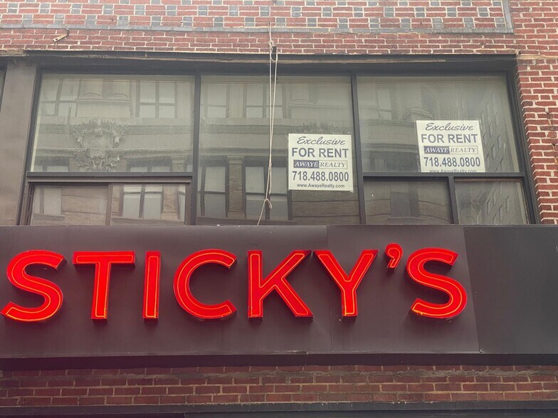 More Photos Of 66 Willoughby St, Brooklyn Storefront Retail Residential For Lease