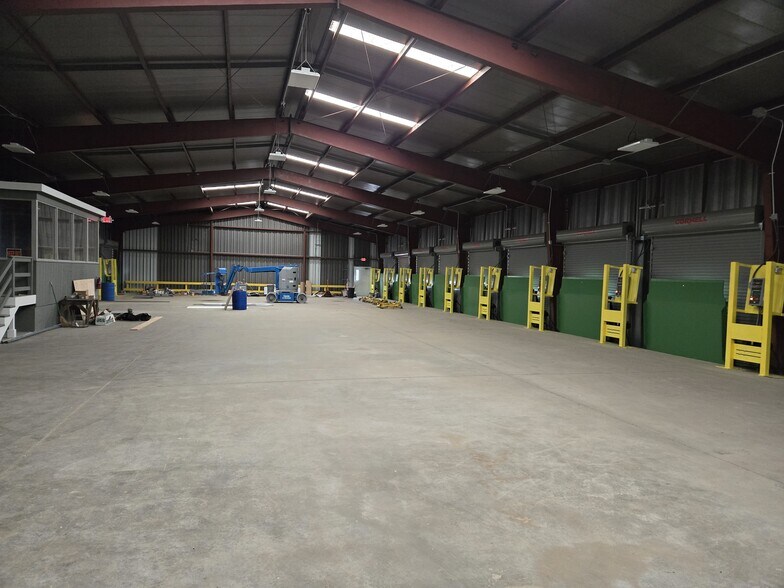 More Photos Of 118 Prospect Hill Rd, East Windsor Truck Terminal For Lease