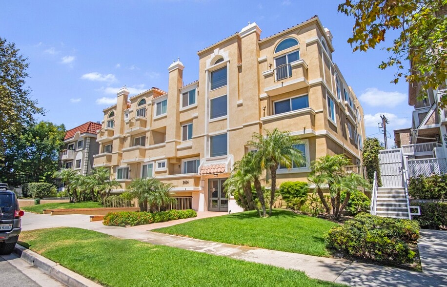 Primary Photo Of 3614 Empire Dr, Los Angeles Apartments For Sale