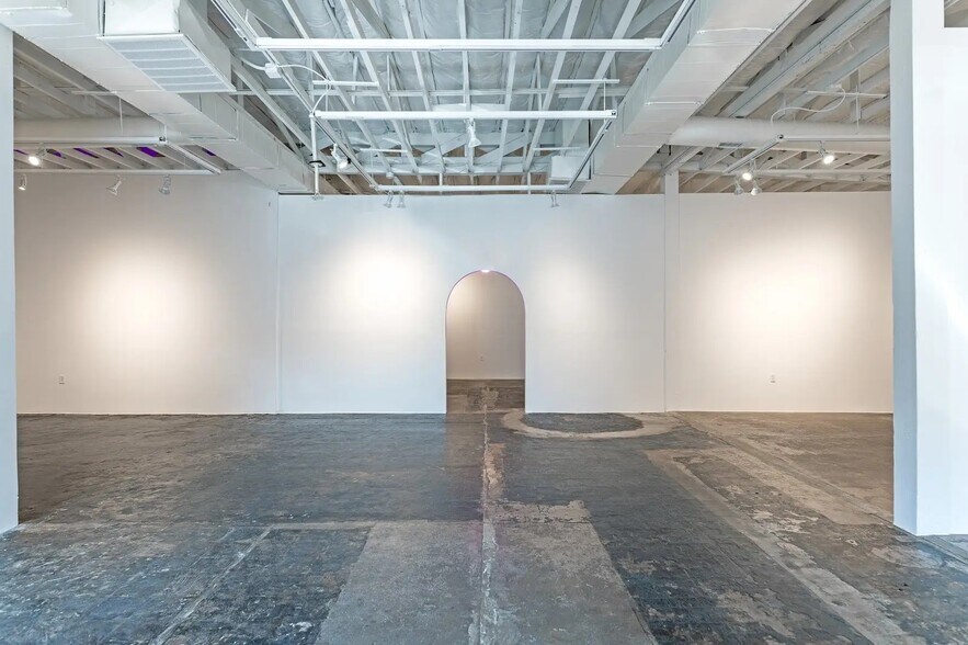 More Photos Of 217 Fairview Ave, Houston Freestanding For Lease