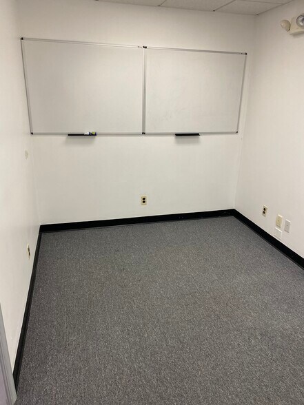 More Photos Of 516-518 S Camp Meade Rd, Linthicum Heights Medical For Lease