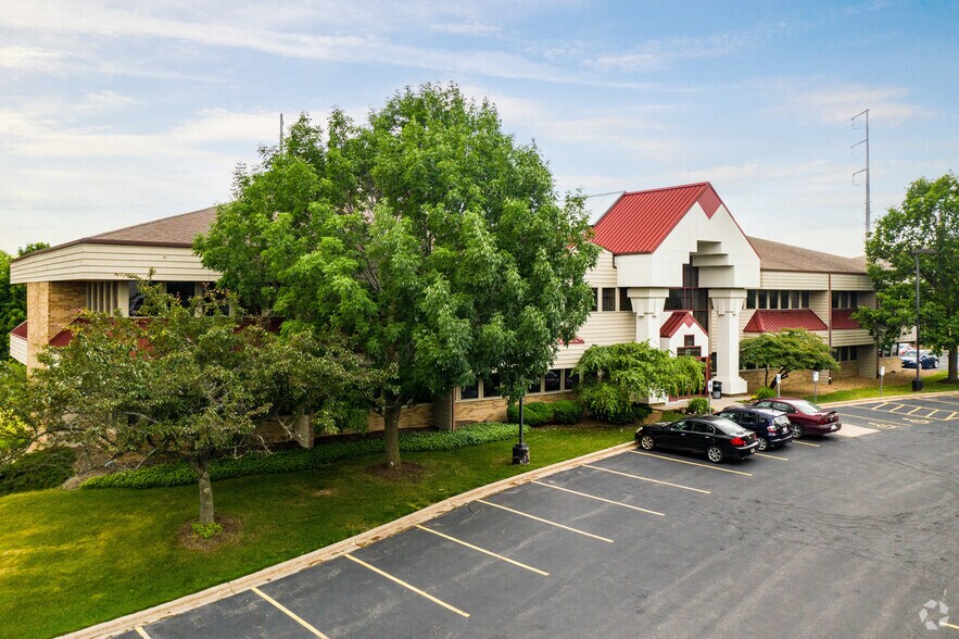 More Photos Of 1 Point Pl, Madison Unknown For Lease