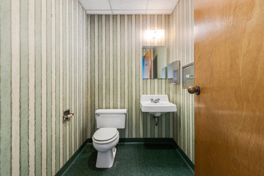 More Photos Of 1405 Braden St, Jacksonville Medical For Sale