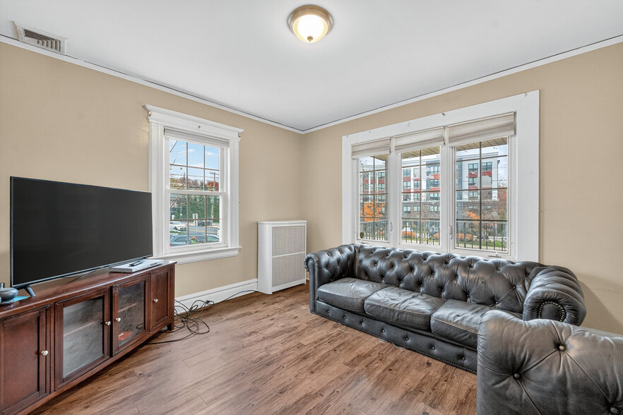 More Photos Of 160 Bloomfield Ave, Verona Storefront Retail Office For Sale