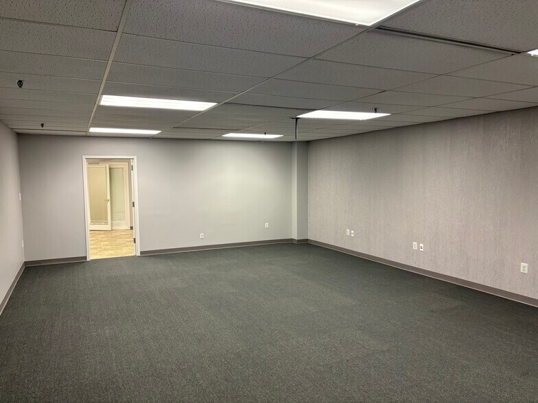 More Photos Of 1893 Metro Center Dr, Reston Office For Lease