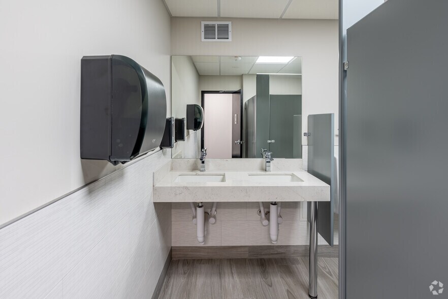 More Photos Of 200 Mamaroneck Ave, White Plains Unknown For Lease