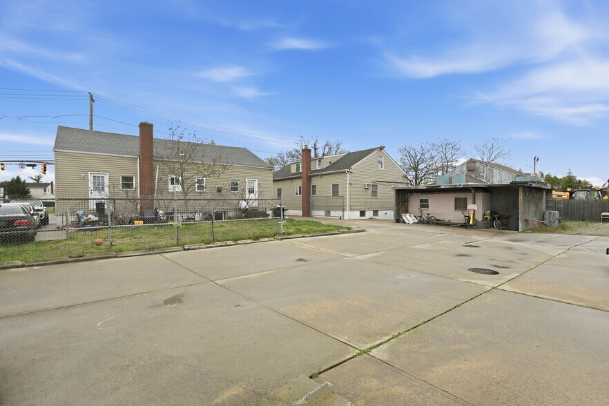 More Photos Of 433 Atlantic Ave, Oceanside Apartments For Sale