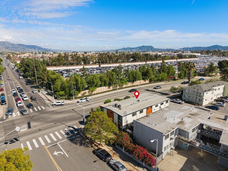 More Photos Of 7559 Whitsett Ave, North Hollywood Apartments For Sale