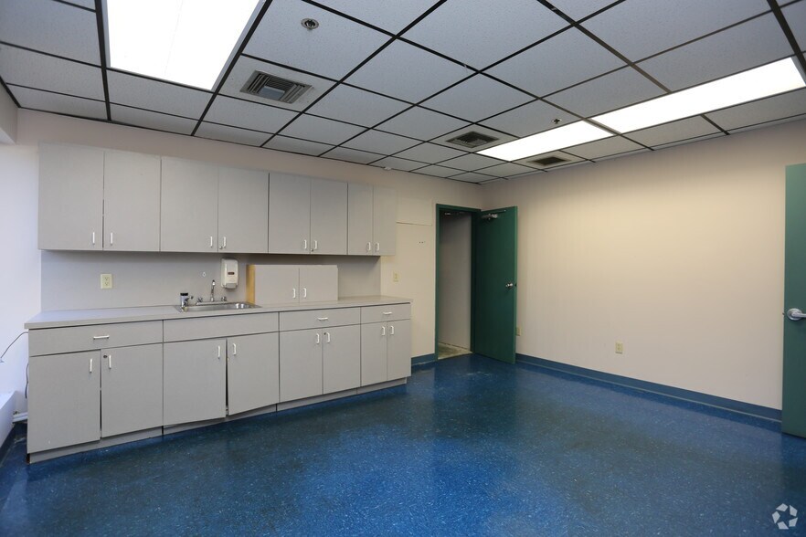 More Photos Of 1700 NW 66th Ave, Plantation Office For Lease