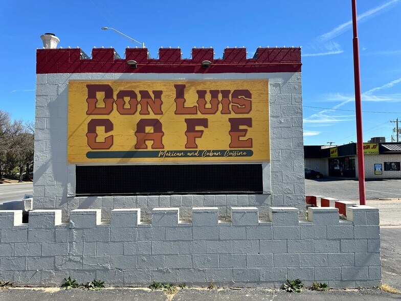 More Photos Of 2801 S 1st St, Abilene Fast Food For Sale