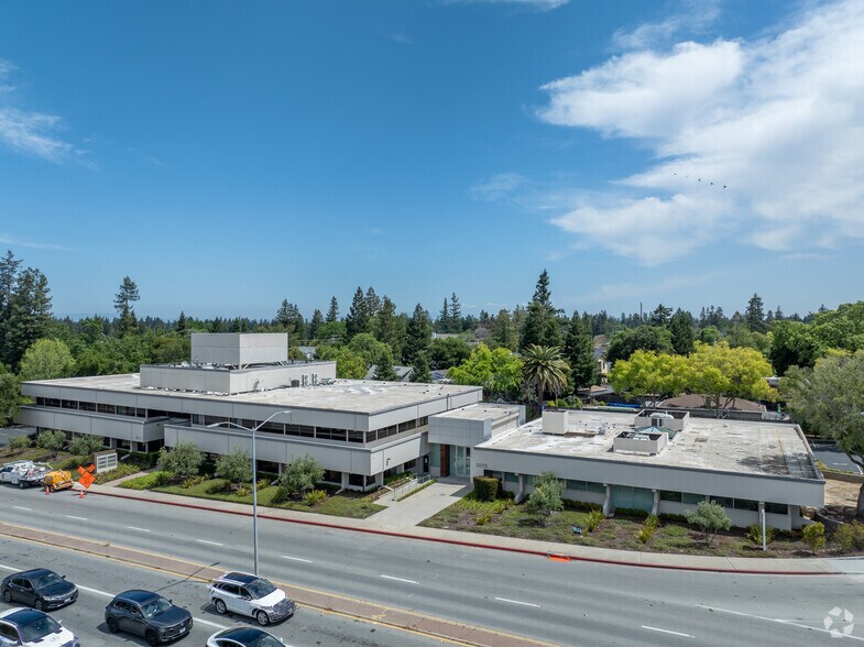 More Photos Of 2055-2075 Woodside Rd, Redwood City Office For Lease