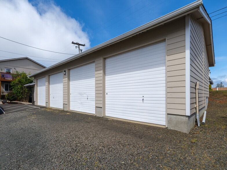 More Photos Of 3003 Highway 101 N, Gearhart Self Storage For Sale