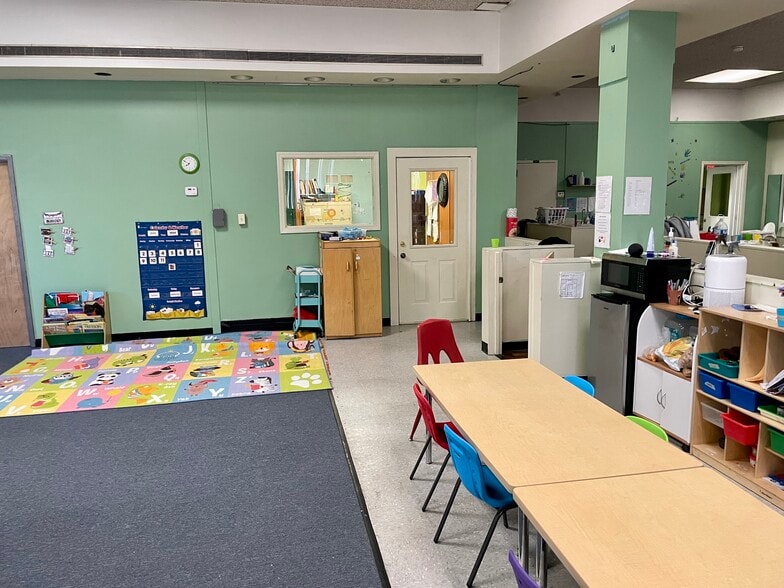 More Photos Of 2014-2016 Noble St, Swissvale Office For Sale