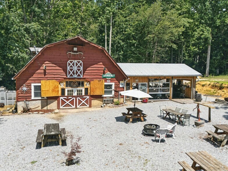 More Photos Of 124 Sandy Hill Ln, Hendersonville Winery Vineyard For Sale