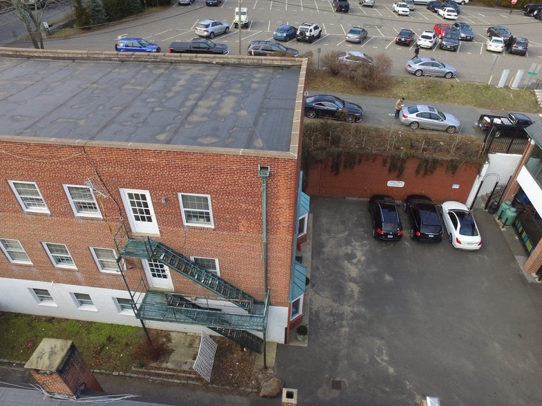 More Photos Of 72 Park St, New Canaan Office For Lease