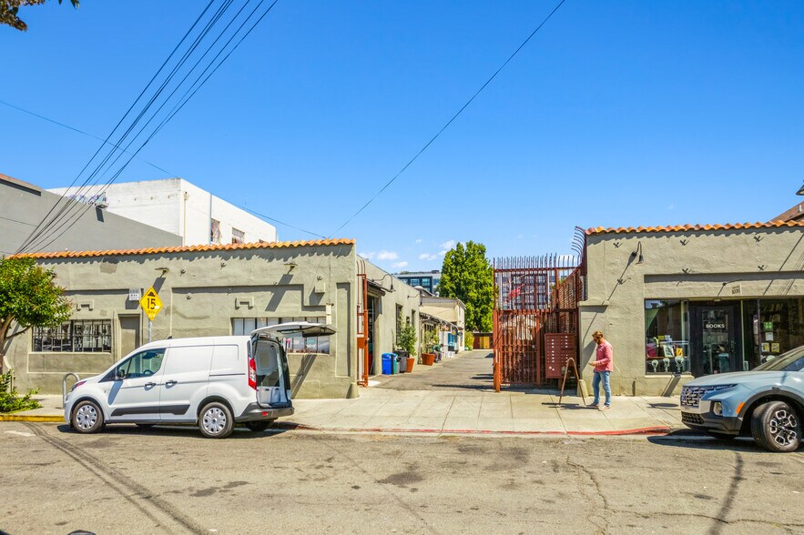 More Photos Of 5000-5004 Telegraph Ave, Oakland Storefront For Sale