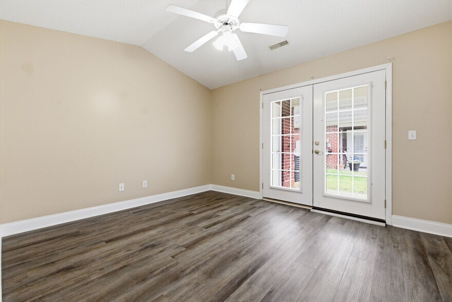 More Photos Of 100 Garden Manor Ct, Murrells Inlet Apartments For Sale