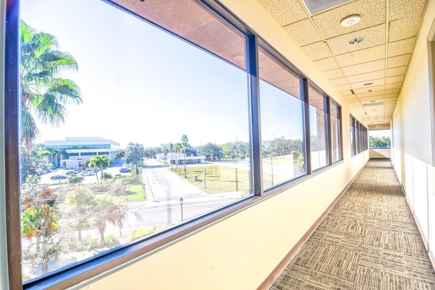 More Photos Of 1150 Cleveland St, Clearwater Office For Lease
