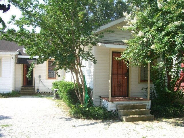 More Photos Of 2019 Government St, Baton Rouge Office For Lease