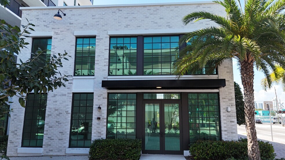 More Photos Of 1017 Lake Ave, Lake Worth Storefront Retail Office For Lease