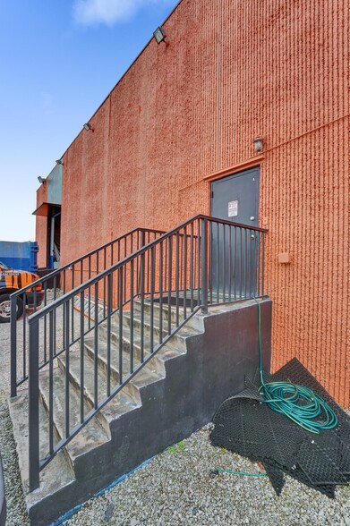 More Photos Of 2801 Evans St, Hollywood Showroom For Lease