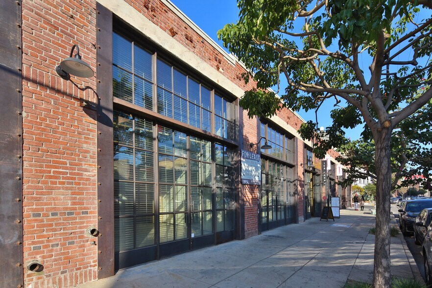 More Photos Of 821-835 E 3rd St, Los Angeles General Retail For Lease