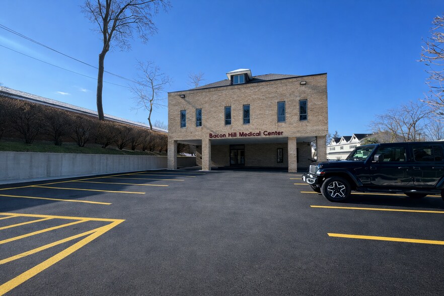 More Photos Of 20 Beacon Hill Dr, Dobbs Ferry Office For Lease