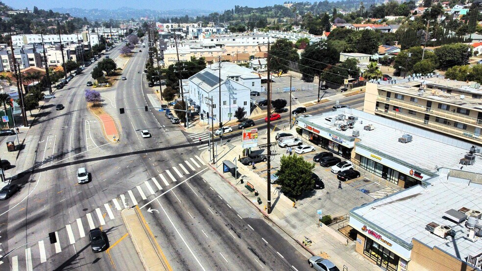 More Photos Of 4401-4417 Eagle Rock Blvd, Los Angeles Unknown For Lease