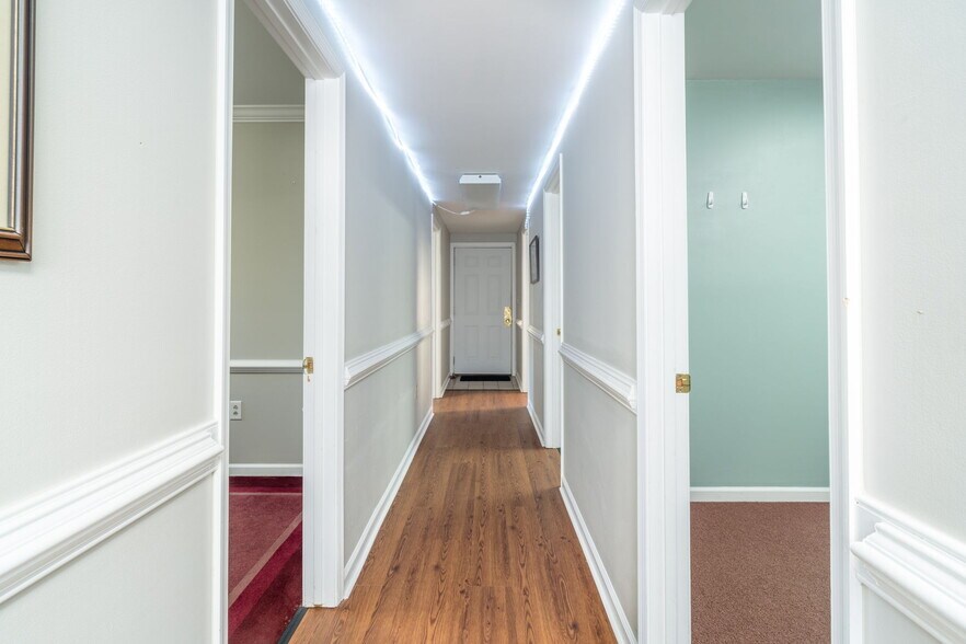 More Photos Of 413 N Coalter St, Staunton Office Residential For Lease
