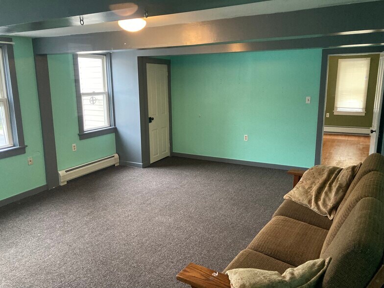 More Photos Of 9 N Main St, Bangor Light Distribution For Sale