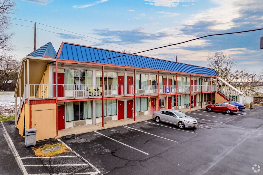 More Photos Of 1252 Harrisburg Pike, Carlisle Hotel For Sale