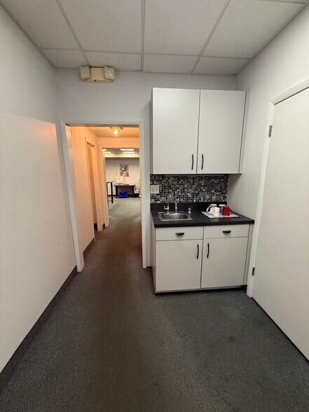 More Photos Of 1212 E Fairplains St, Greenville Manufacturing For Sale