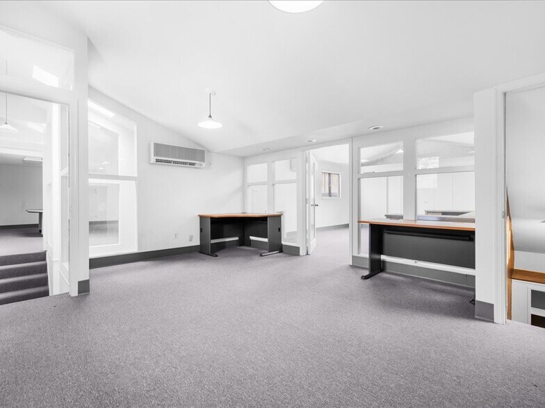 More Photos Of 7950 Fort Smallwood Rd, Baltimore Light Distribution For Lease