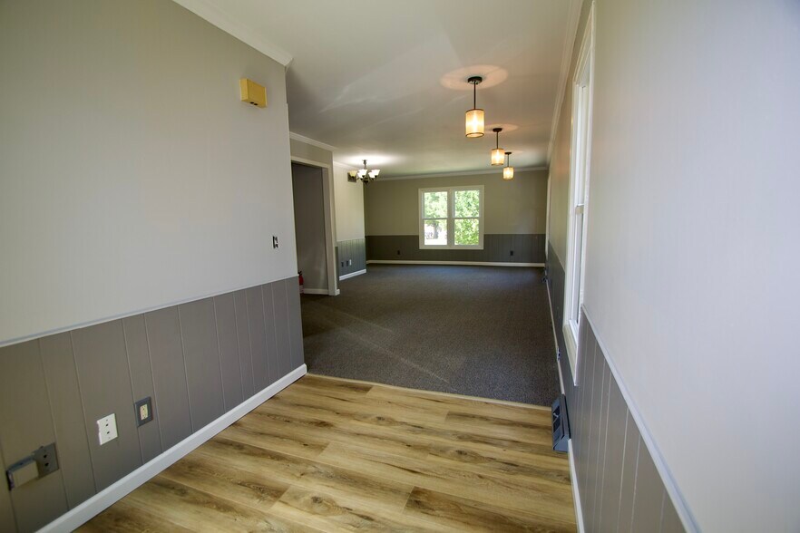 More Photos Of 123 N Jackson St, Janesville Office For Sale