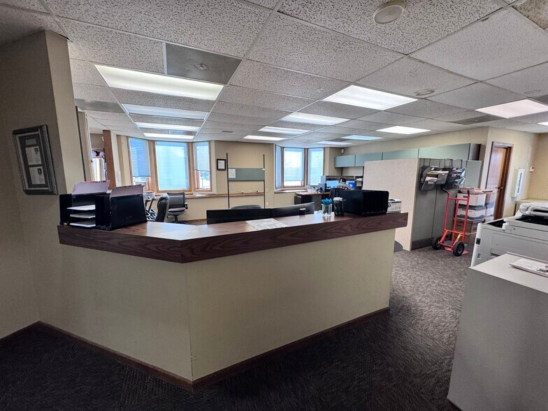 More Photos Of 1100 N Tokeka St, Wichita Office For Sale